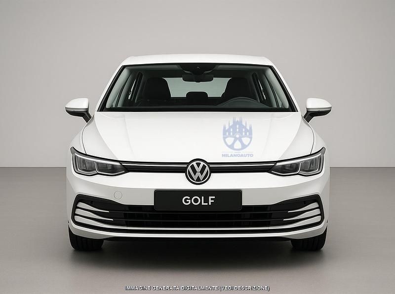 Usata VW Golf VIII Life 150 CV (110 kW) 2022 Bianco Utilitaria