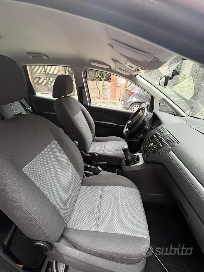 Usata Ford C-MAX 109 CV (80 kW) 2007 Grigio Monovolume