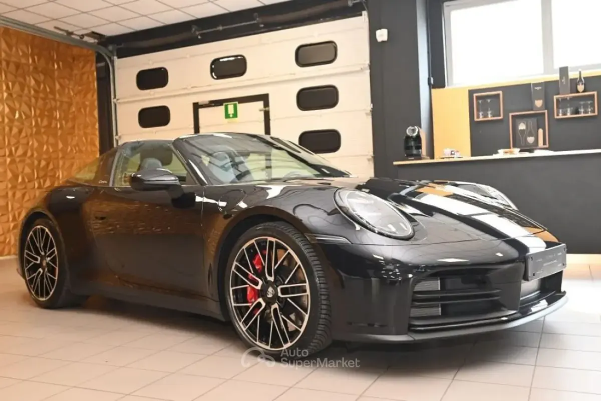 Usata Porsche 911 Targa 4S 480 CV (353 kW) 2026 Nero Cabrio