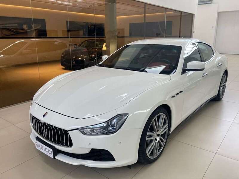 Usato 2014 Maserati Ghibli 3.0 Diesel 275 CV (29.900 €)