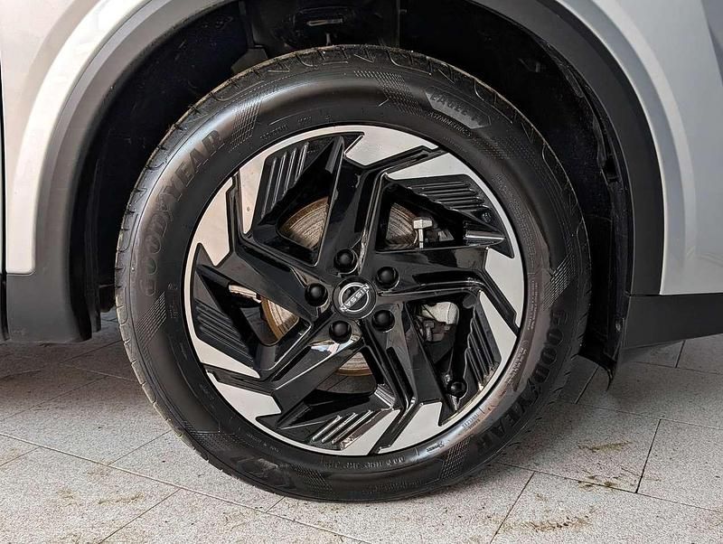 Usata Nissan Qashqai N-Connecta 140 CV (102 kW) 2025 Grigio SUV