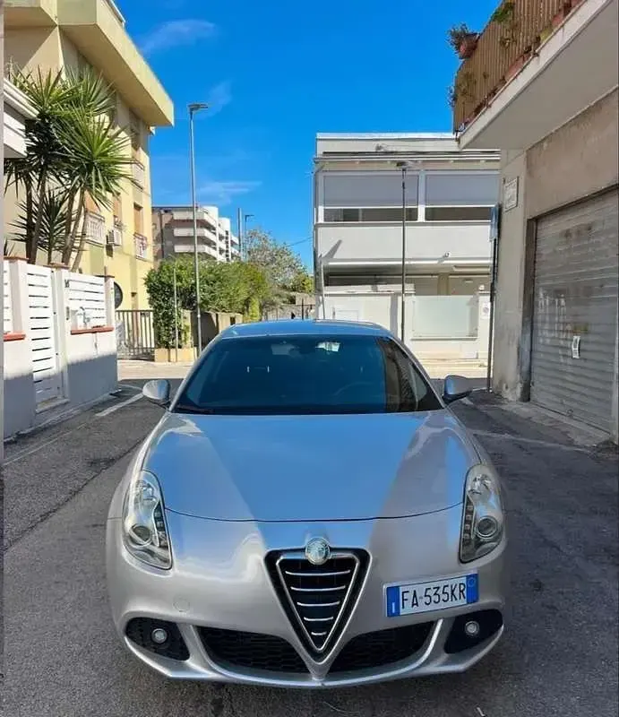 Usata Alfa Romeo Giulietta Distinctive 105 CV (77 kW) 2015 Utilitaria