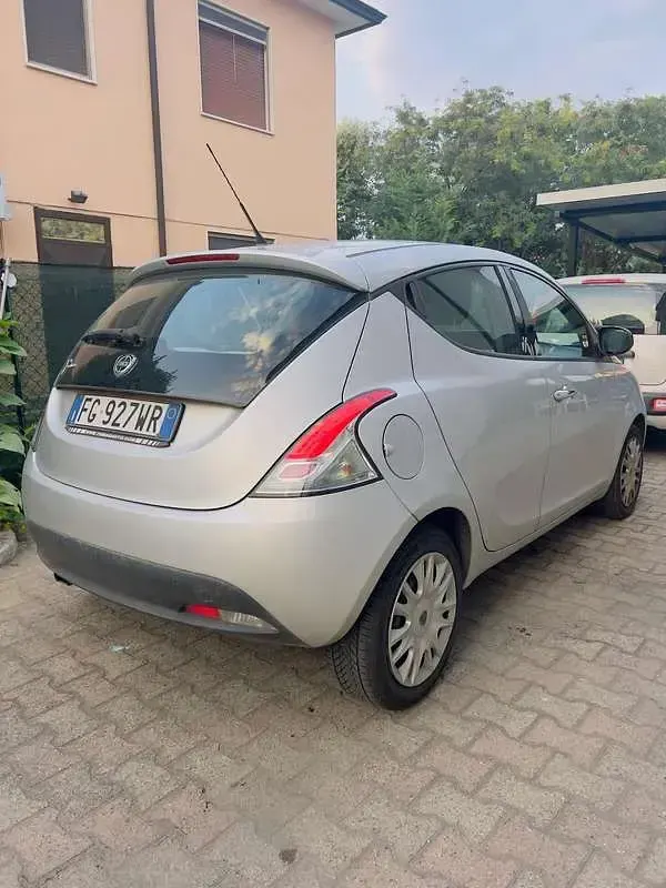 Usata Lancia Ypsilon 69 CV (50 kW) 2014 Utilitaria