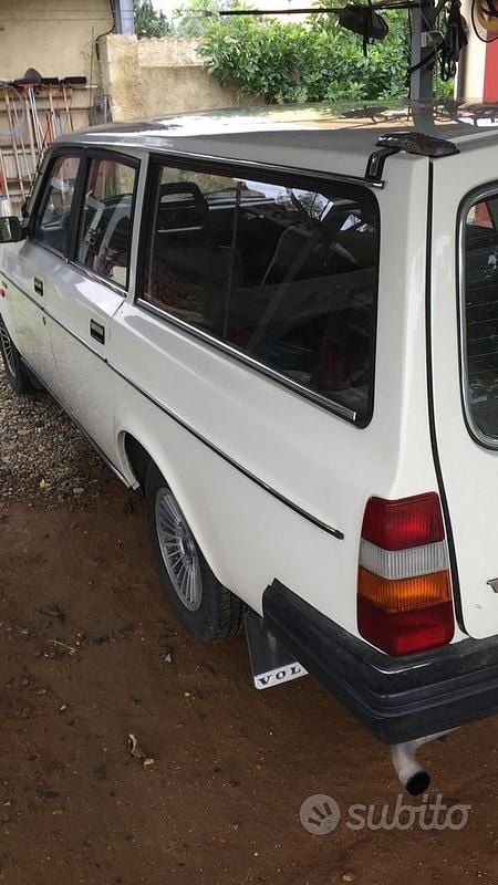 Usata Volvo 240 79 CV (58 kW) 1981 Bianco Station wagon