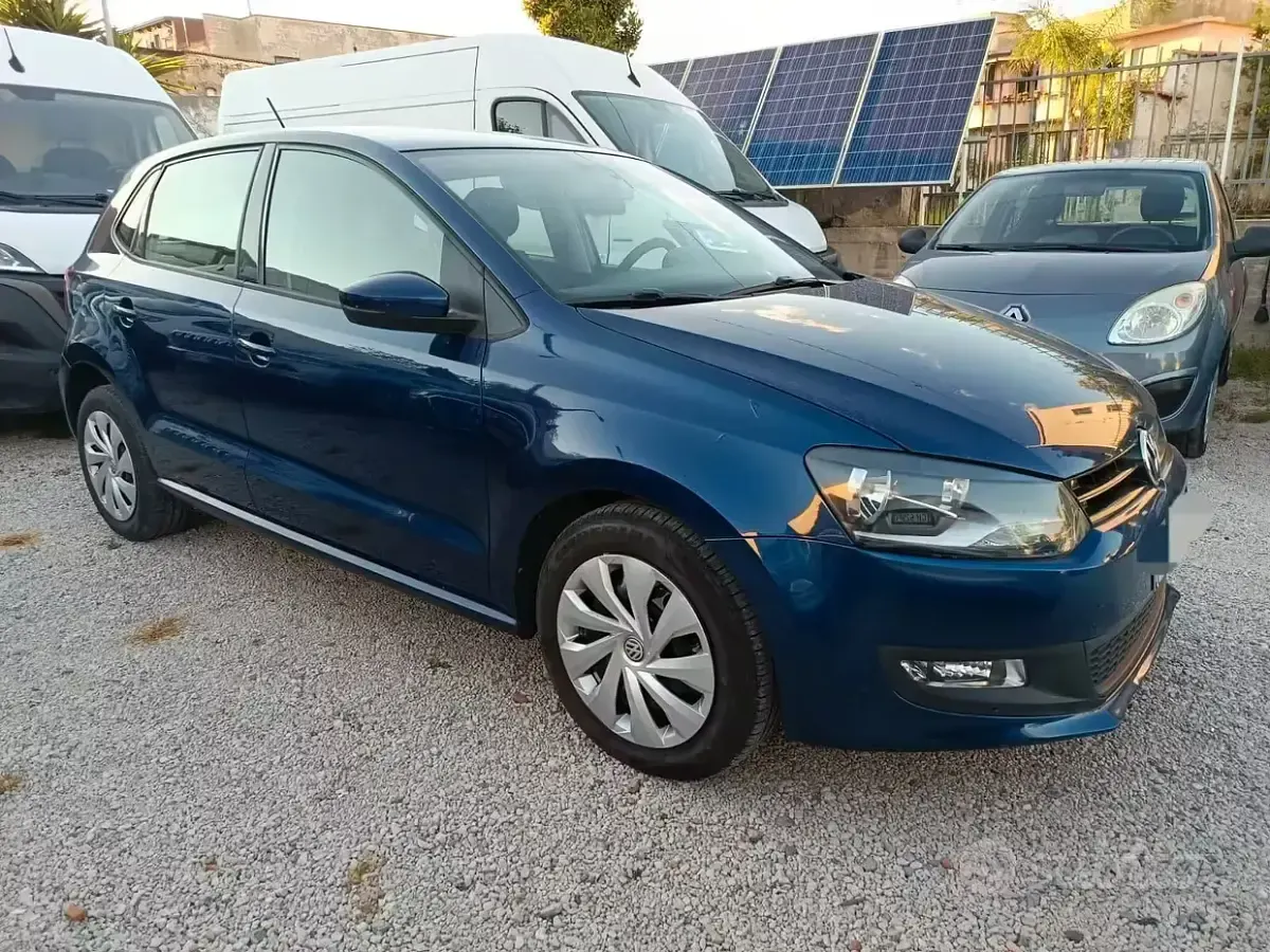 Usata VW Polo Trendline 75 CV (55 kW) 2014 Blu Berlina