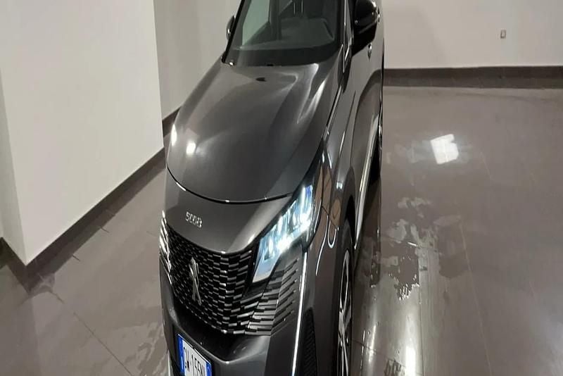 Usata Peugeot 5008 Allure 131 CV (96 kW) 2024 Grigio platinium SUV
