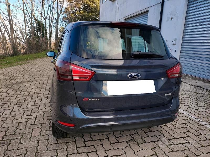 Usata Ford B-MAX Titanium 95 CV (69 kW) 2013 Grigio Monovolume