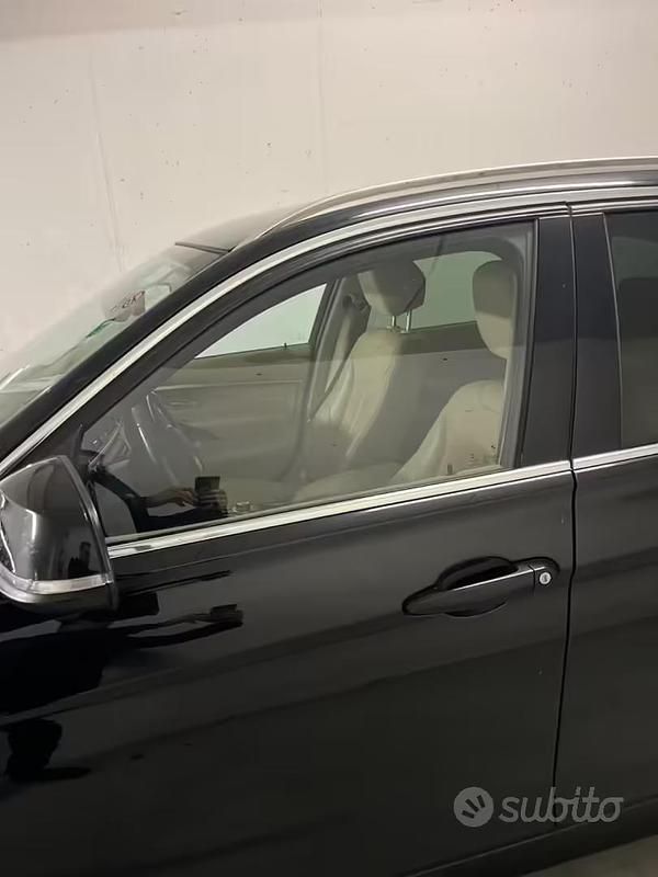 Usata BMW 320 Luxury Line 192 CV (141 kW) 2016 Nero Station wagon