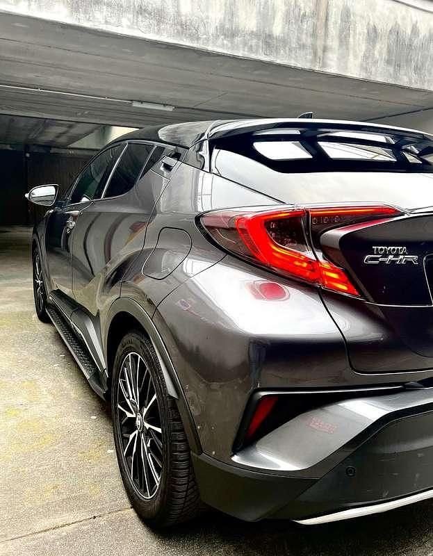 Usata Toyota C-HR Lounge 98 CV (72 kW) 2017 Grigio SUV