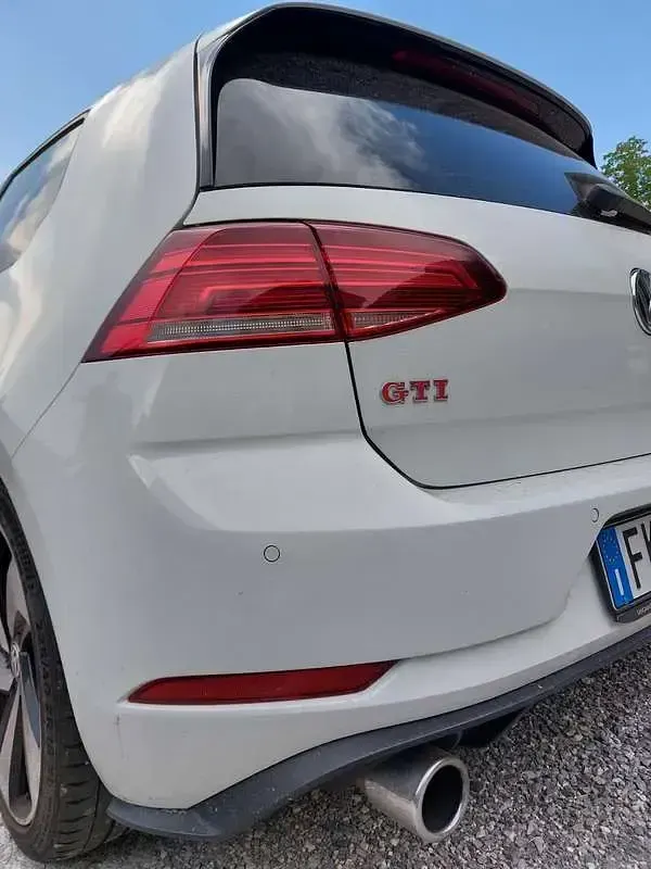 Usata VW Golf VII GTI 245 CV (180 kW) 2017 Berlina