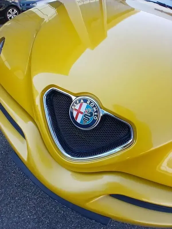 Usata Alfa Romeo Spider 144 CV (105 kW) 2000 Giallo Cabrio