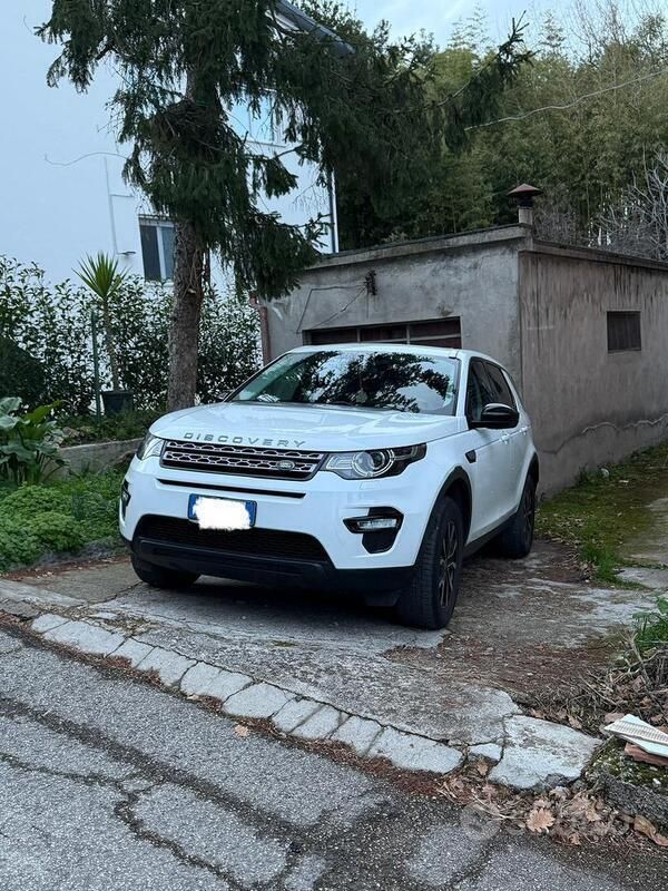Bianco Usata 2018 Land Rover Discovery Sport SUV | 20.000 € (Buon prezzo) - Immagine 1/4