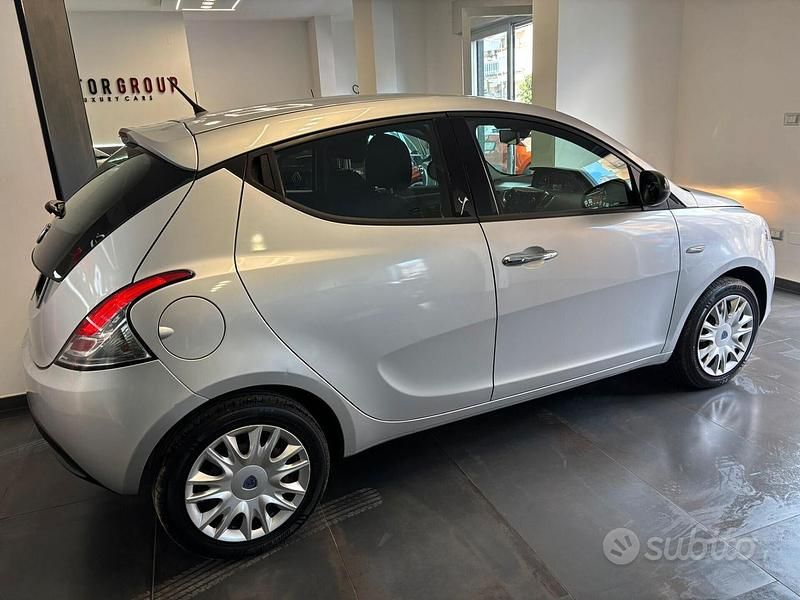 Usata Lancia Ypsilon S 95 CV (69 kW) 2012 Argento Utilitaria