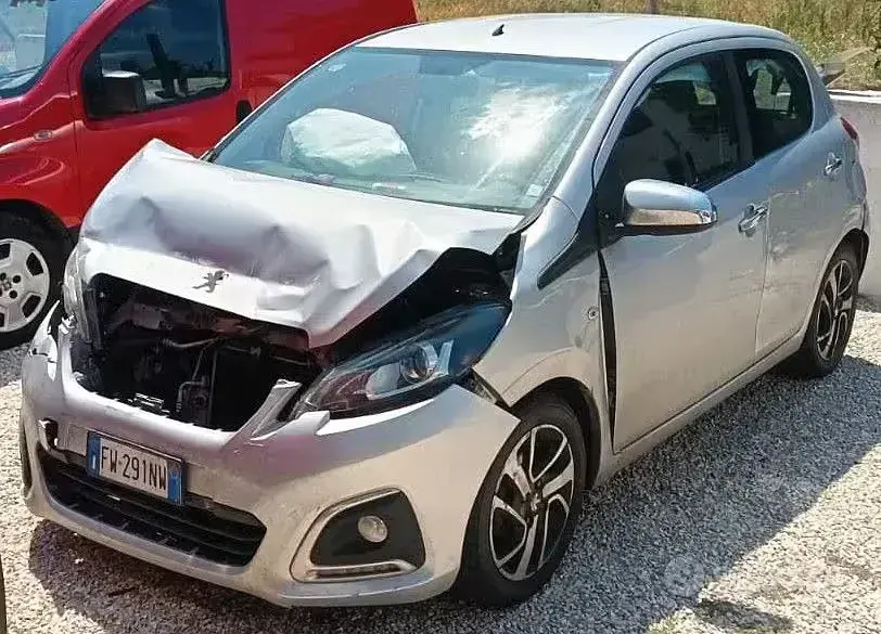 Usata Peugeot 108 72 CV (52 kW) 2019 Grigio Berlina