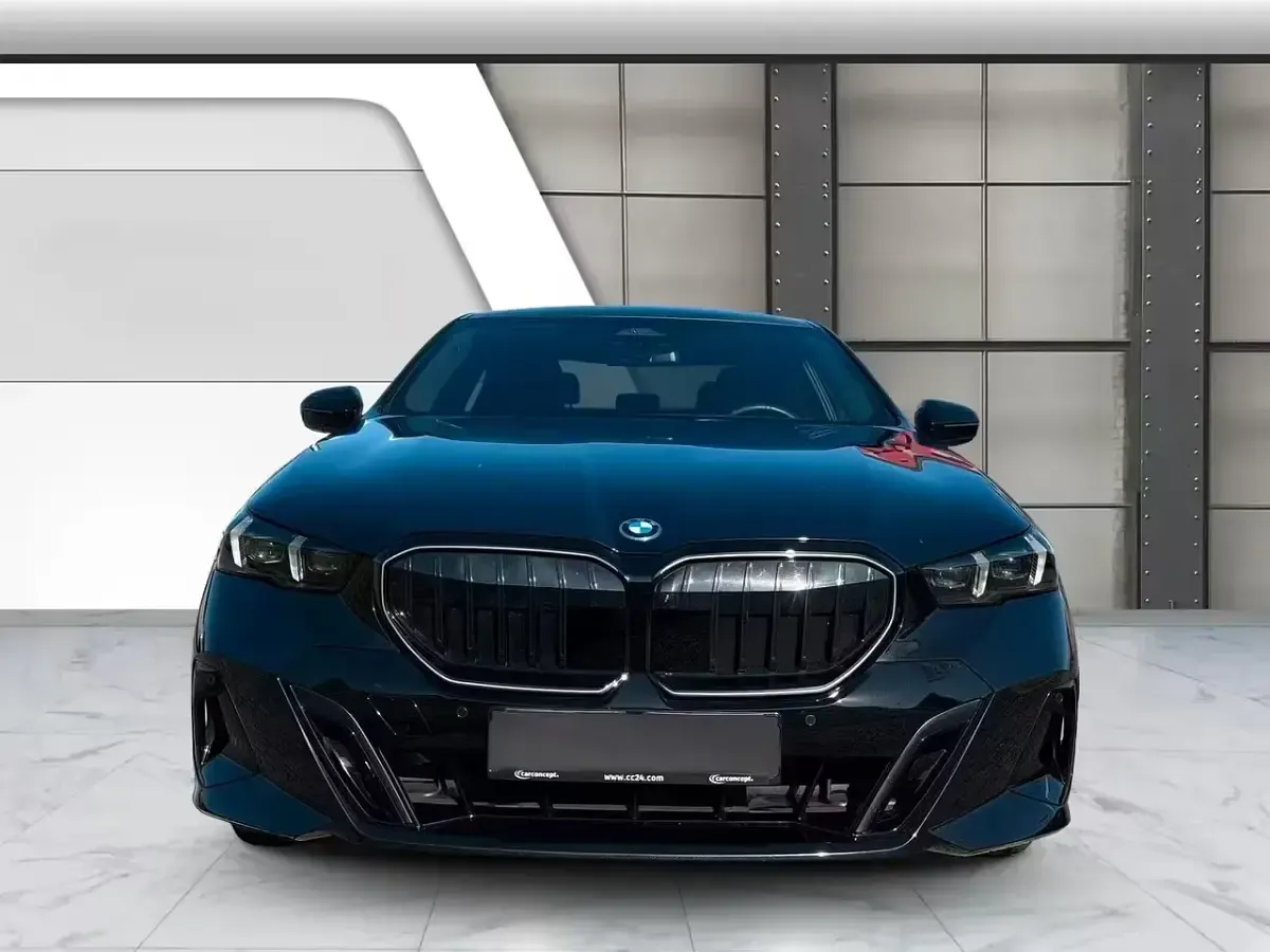 Usata BMW 530e M Sport 299 CV (219 kW) 2025 Nero Berlina