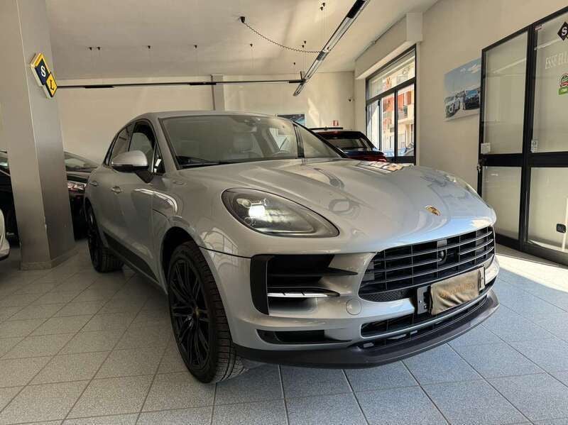 Usata Porsche Macan Basis 247 CV (181 kW) 2020 Grigio SUV