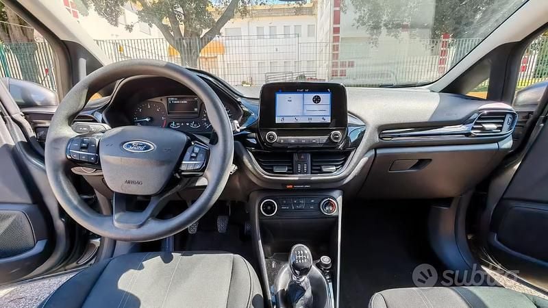 Gebraucht Ford Fiesta 75 PS (55 kW) 2018 Grau Kleinwagen