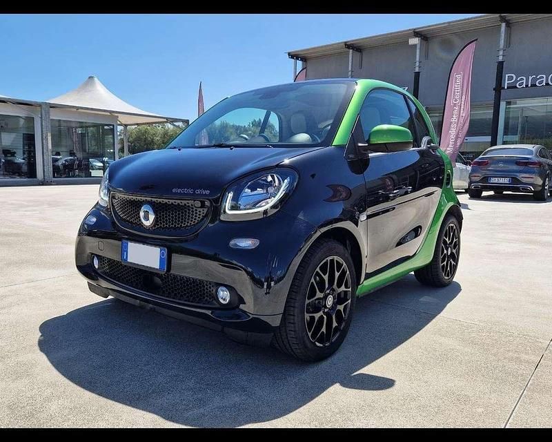 Bianco Usata 2018 Smart ForTwo Electric Drive Passion Tre volumi | 10.900 € (Buon prezzo) - Immagine 1/4