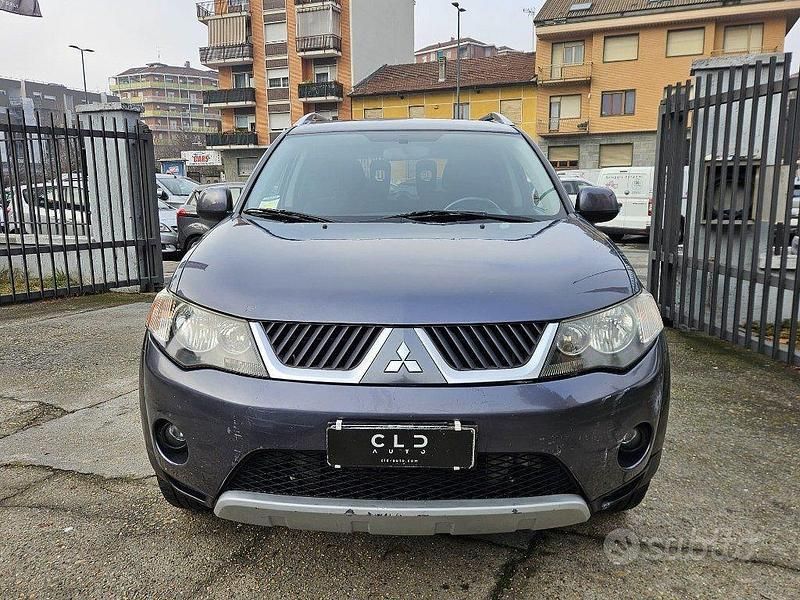 Usata Mitsubishi Outlander Instyle 140 CV (102 kW) 2007 Grigio scuro SUV
