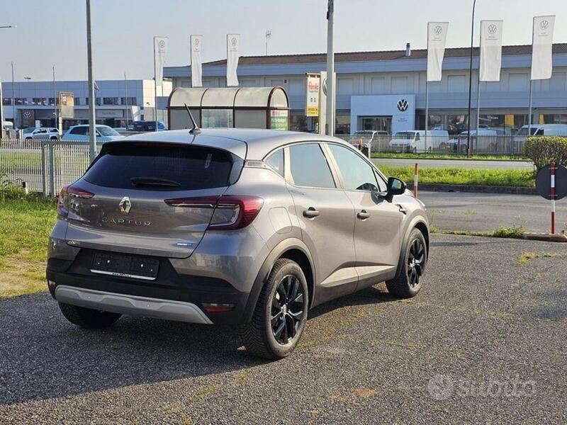 Usata Renault Captur 91 CV (66 kW) 2021 Grigio SUV