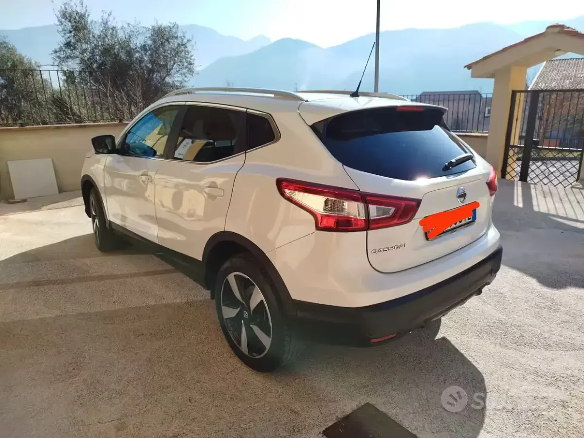 Usata Nissan Qashqai 131 CV (96 kW) 2015 Bianco SUV