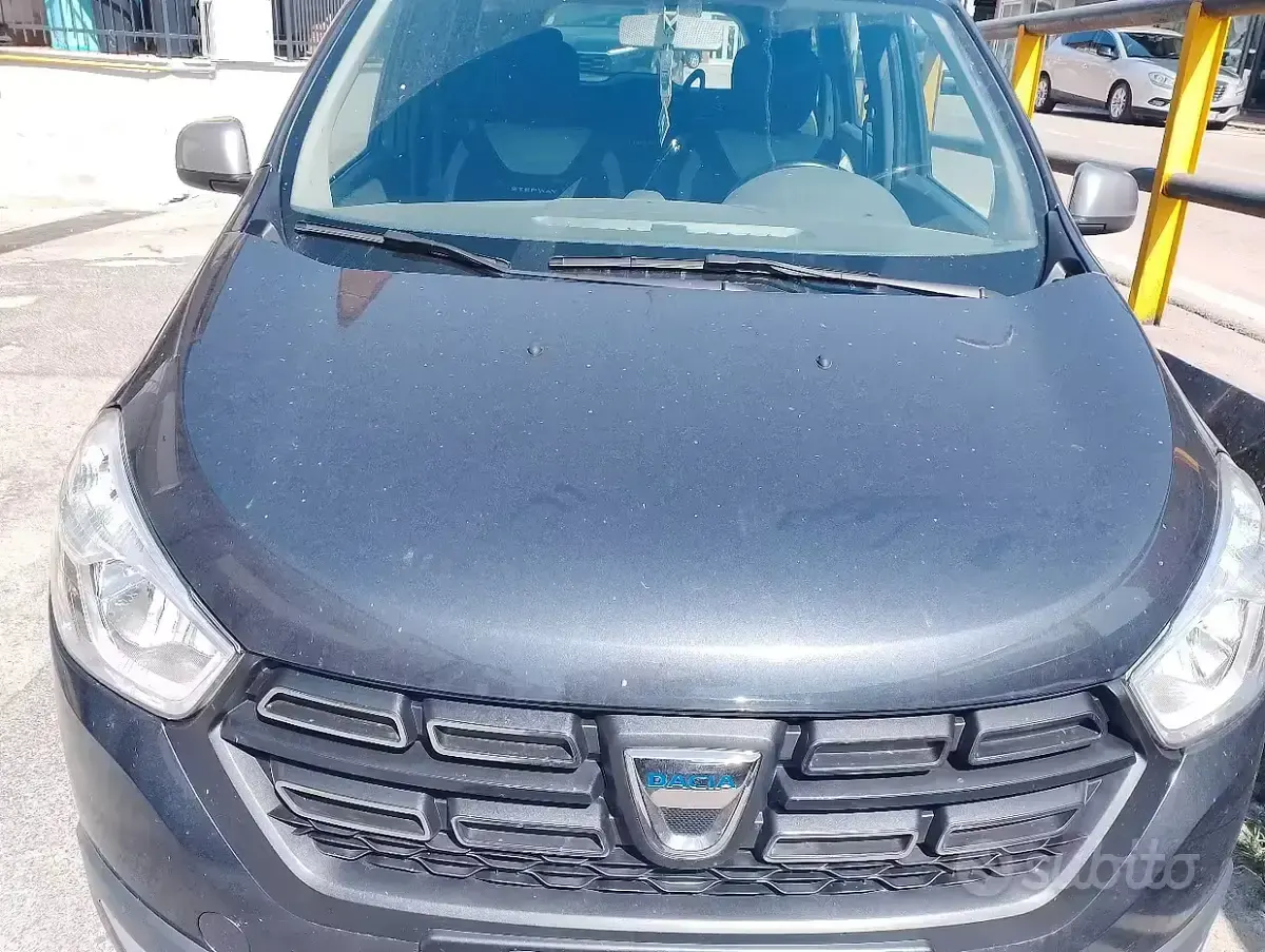 Usata Dacia Lodgy 95 CV (69 kW) 2022 Grigio Monovolume