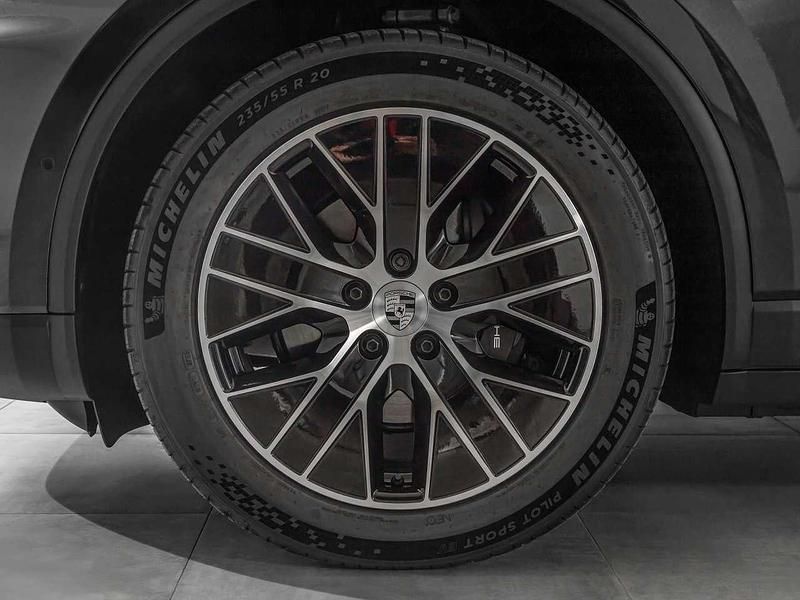 Nuova Porsche Macan 250 kW (340 CV) 2025 Grigio vulcano metallizzato SUV