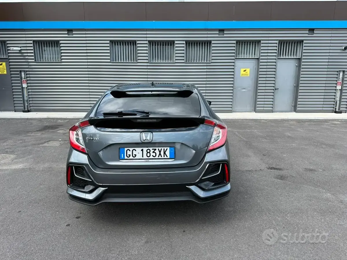 Usata Honda Civic Elegance 126 CV (92 kW) 2021 Grigio Berlina