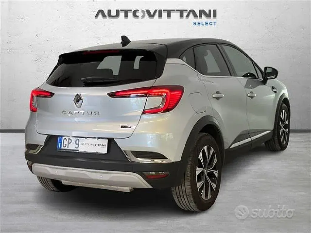Usata Renault Captur Techno 92 CV (67 kW) 2023 Gray SUV