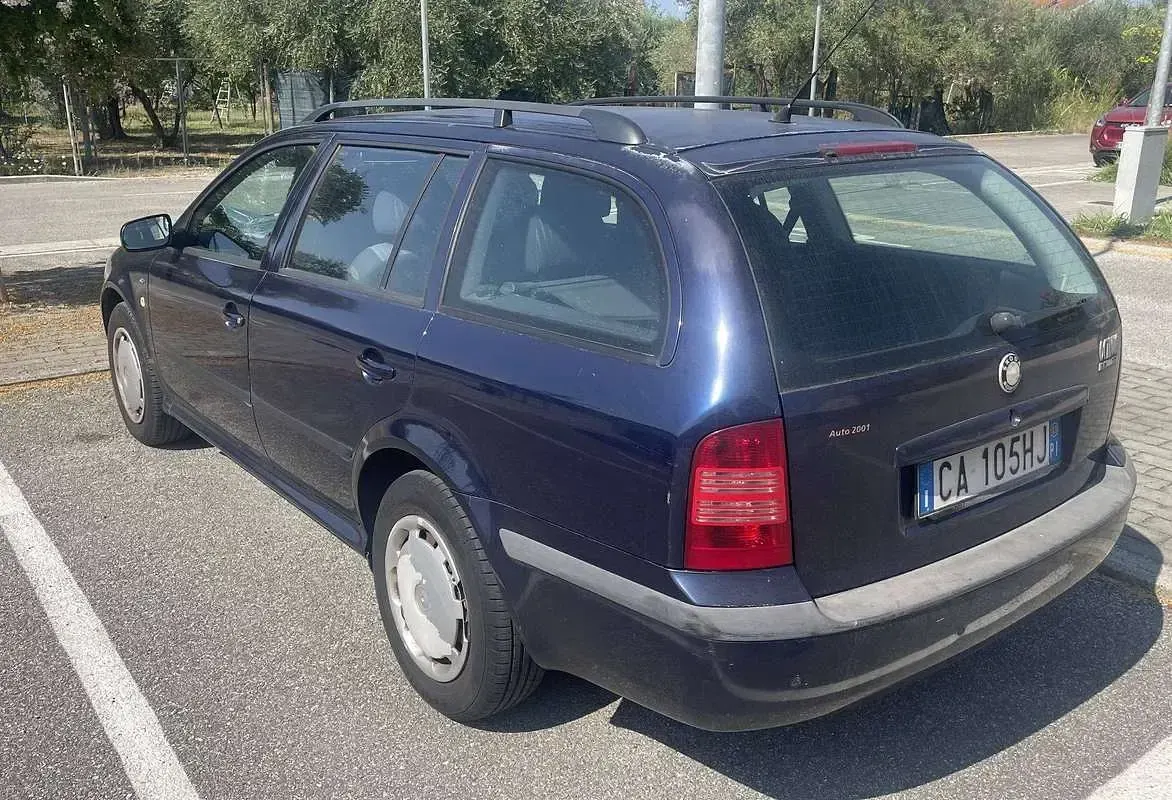 Usata Skoda Octavia Elegance 110 CV (80 kW) 2003 Blu/azzurro Station wagon