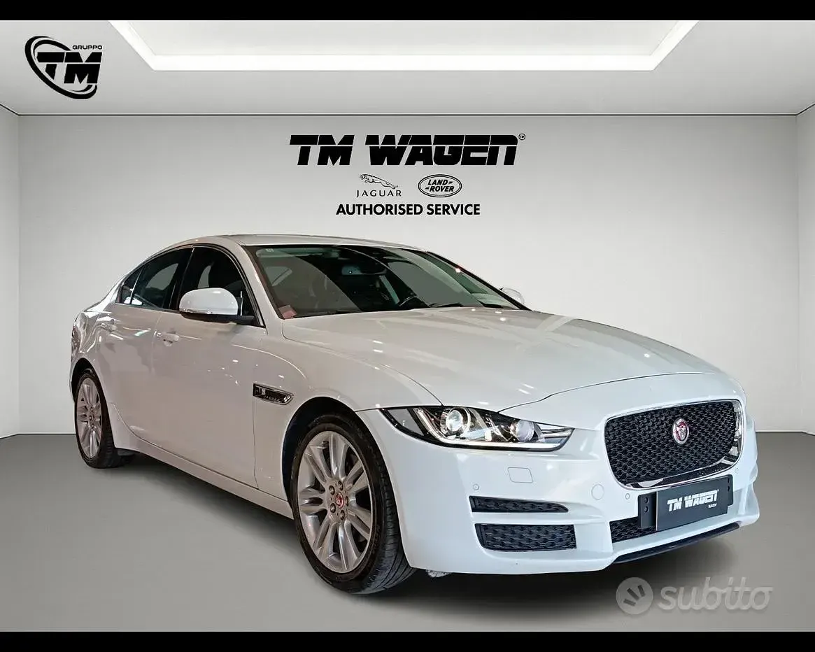Usata Jaguar XE Prestige 180 CV (132 kW) 2016 Bianco Berlina