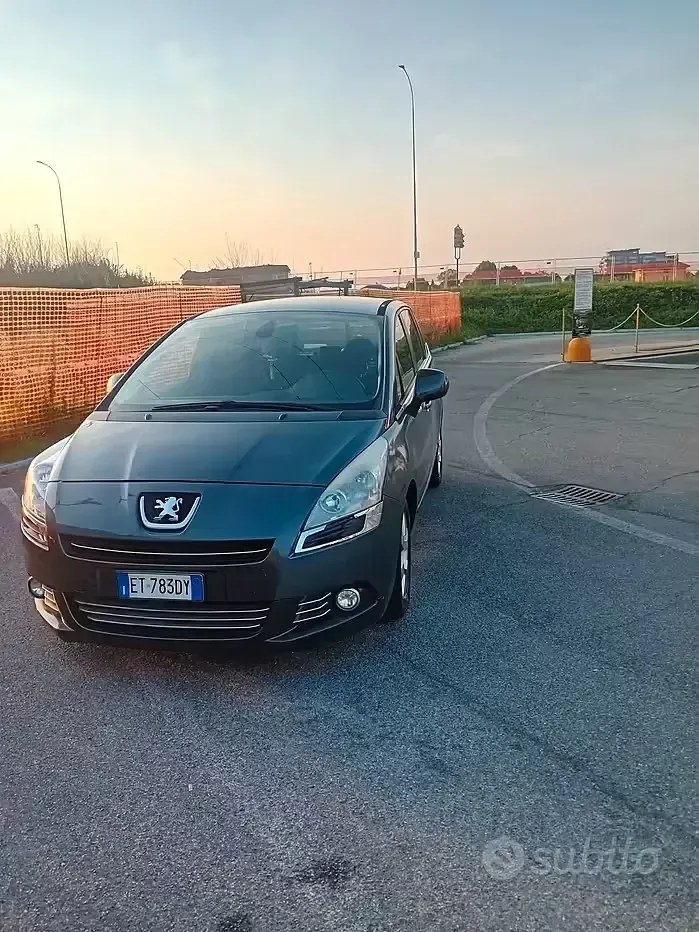 Usata Peugeot 5008 115 CV (84 kW) 2014 Monovolume