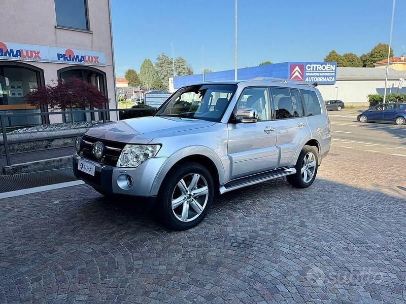 Argento Usata 2008 Mitsubishi Pajero Invite SUV | 13.990 € (Super prezzo) - Immagine 1/4