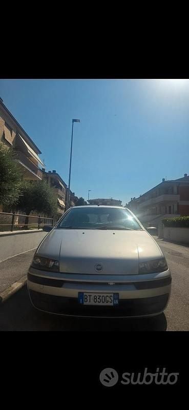 Usata Fiat Punto 60 CV (44 kW) 2001 Grigio Utilitaria