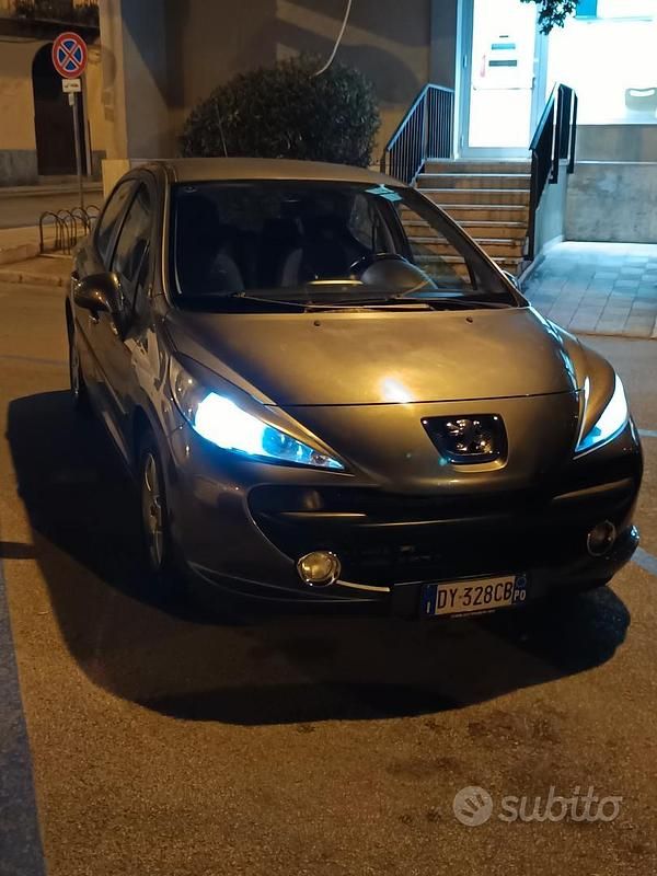 Usata Peugeot 207 2010 Grigio Utilitaria