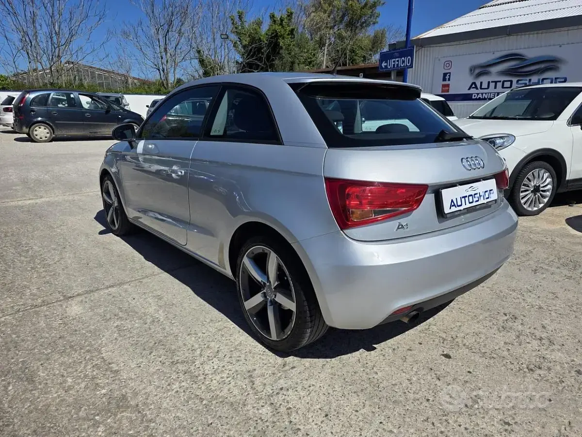 Usata Audi A1 Ambition 105 CV (77 kW) 2011 Grigio Utilitaria