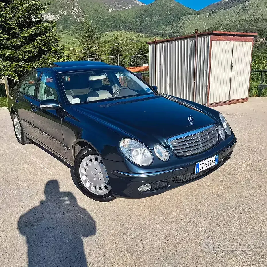 Occasion Mercedes E270 Elegance 177 ch (130 kW) 2006 Bleue Berline