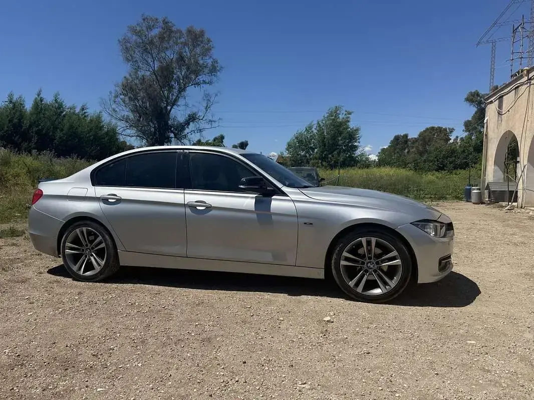Usata BMW 318 Sport Line 143 CV (105 kW) 2012 Station wagon
