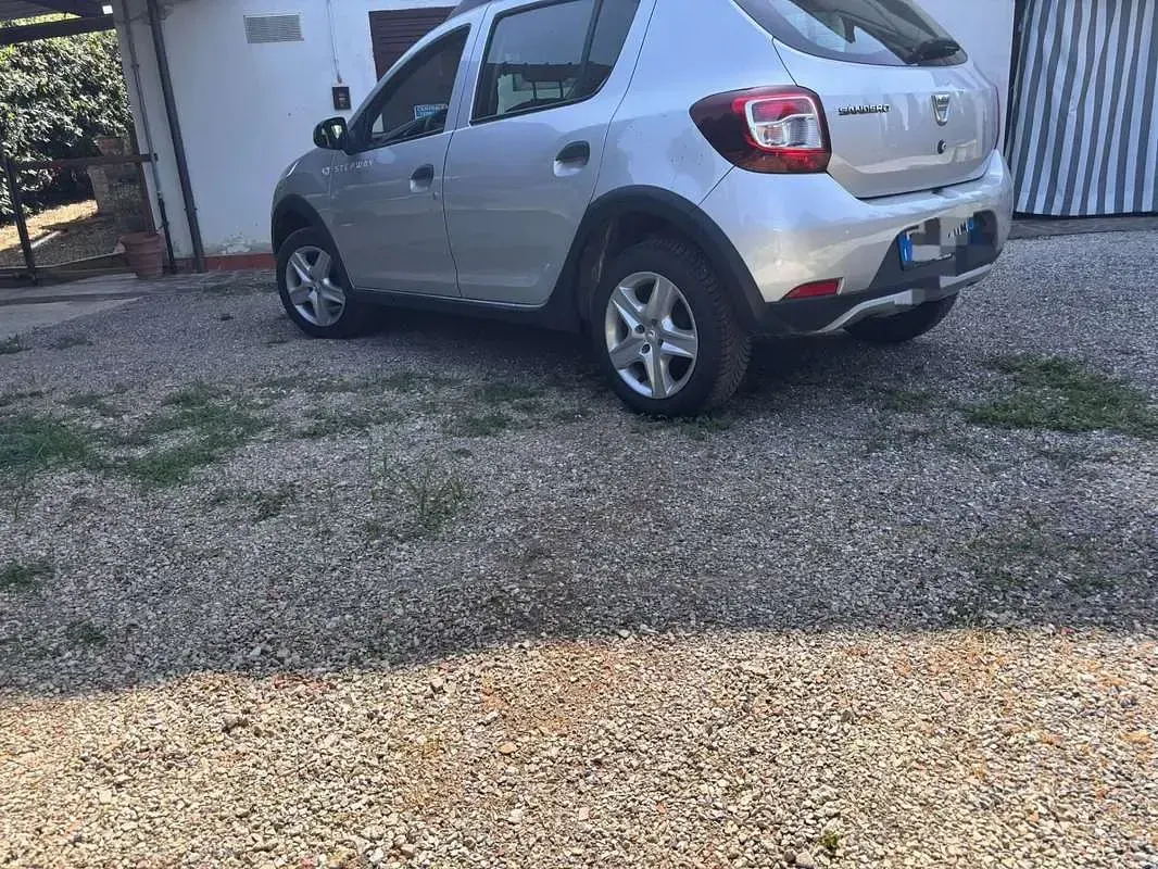 Usata Dacia Sandero Stepway 90 CV (66 kW) 2013 Berlina