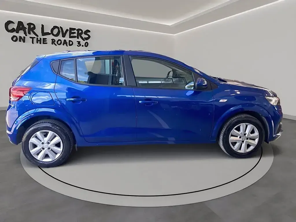 Usata Dacia Sandero Expression 101 CV (74 kW) 2023 Blu iron Utilitaria