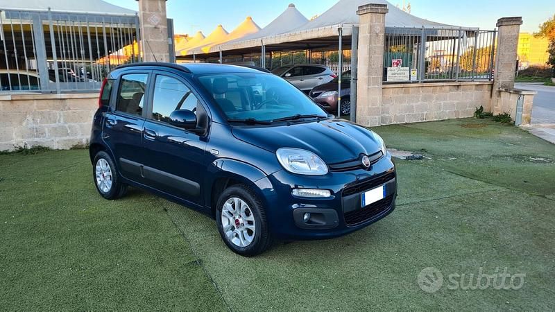 Usata Fiat Panda Lounge 70 CV (51 kW) 2019 Blu Utilitaria