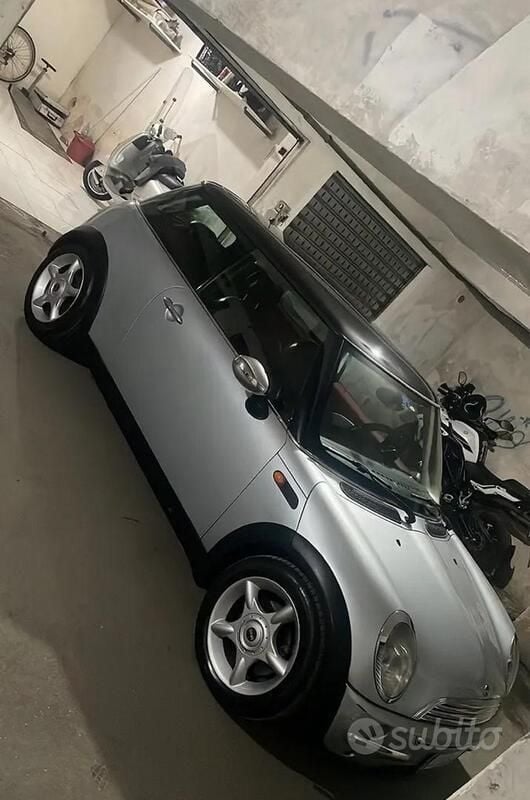 Grigio Usata 2003 Mini Cooper Utilitaria | 3000 € (Buon prezzo) - Immagine 1/4