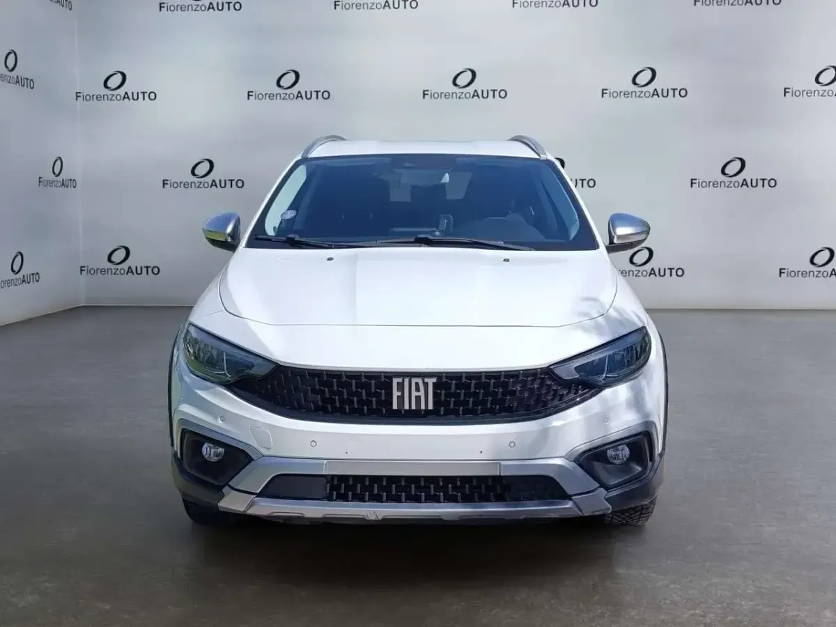 Usata Fiat Tipo Cross Plus 101 CV (74 kW) 2021 Bianco Berlina