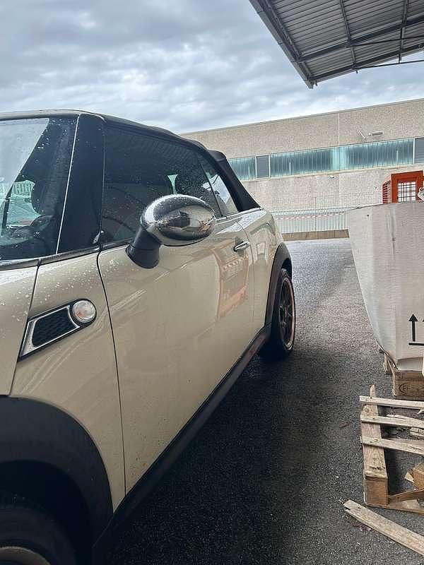 Usata Mini Cooper Cabriolet 120 CV (88 kW) 2009 Beige Cabrio