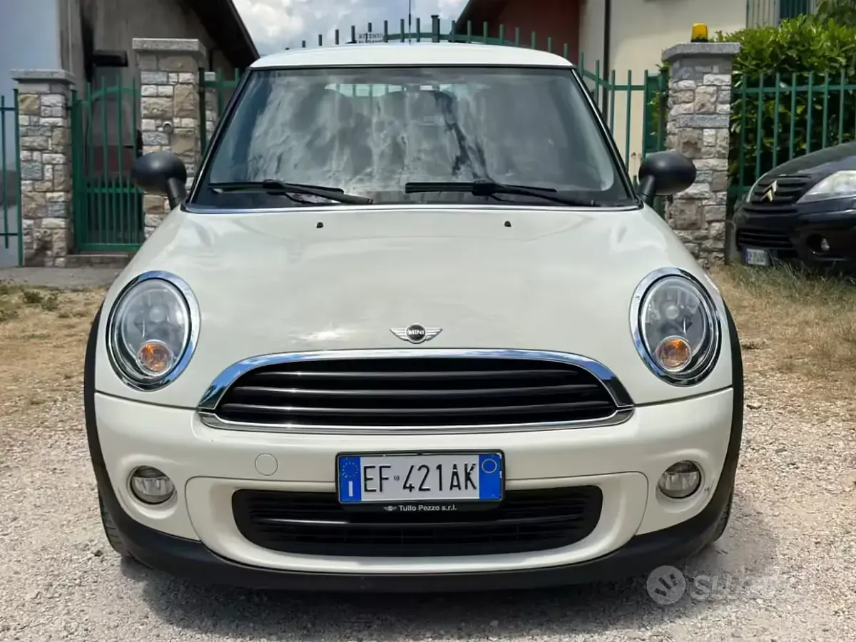 Usata Mini ONE 75 CV (55 kW) 2011 Bianco Utilitaria