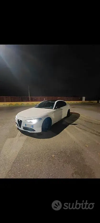 Usata Alfa Romeo Giulia 150 CV (110 kW) 2017 Bianco Berlina