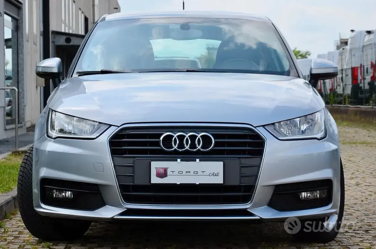 Usata Audi A1 Sportback Admired 116 CV (85 kW) 2016 Grigio Utilitaria