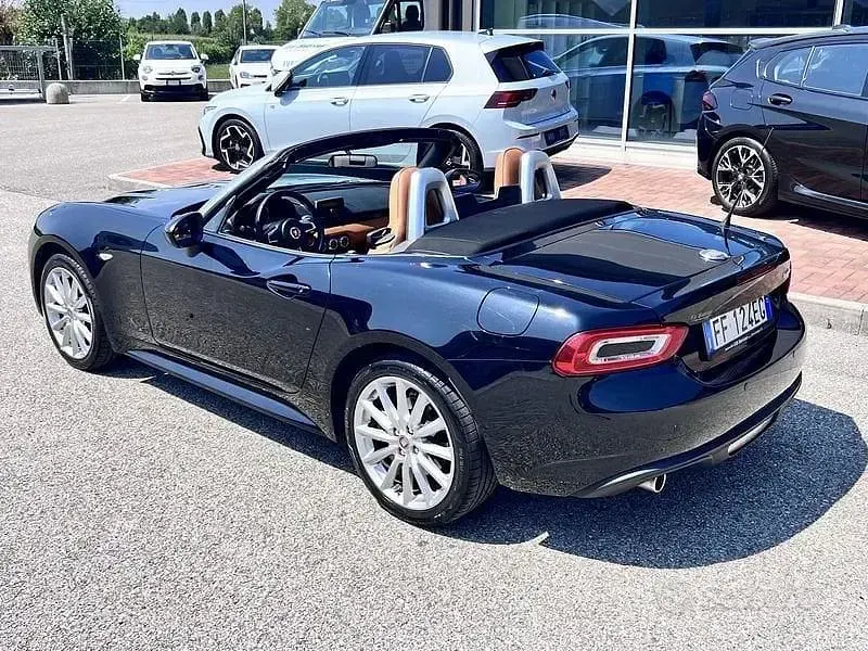 Usata Fiat 124 Spider Lusso 140 CV (102 kW) 2016 Nero Cabrio