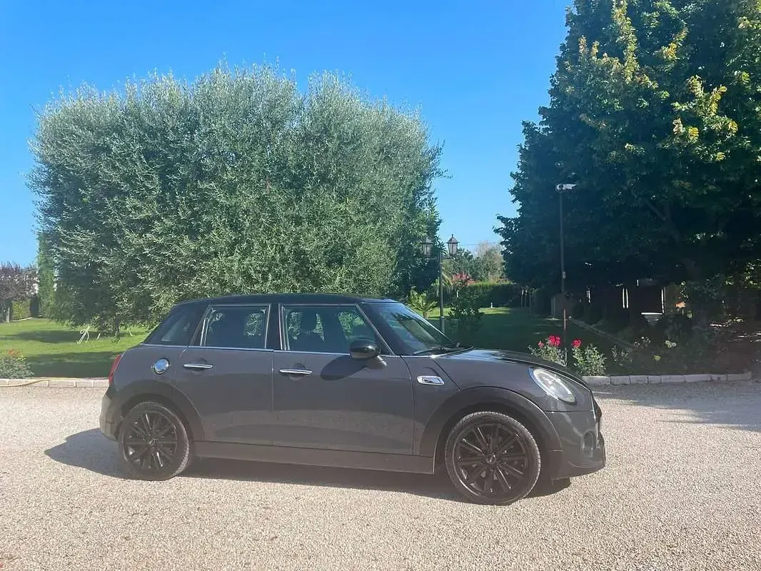 Usata Mini Cooper SD Business 170 CV (125 kW) 2018 Grigio Utilitaria