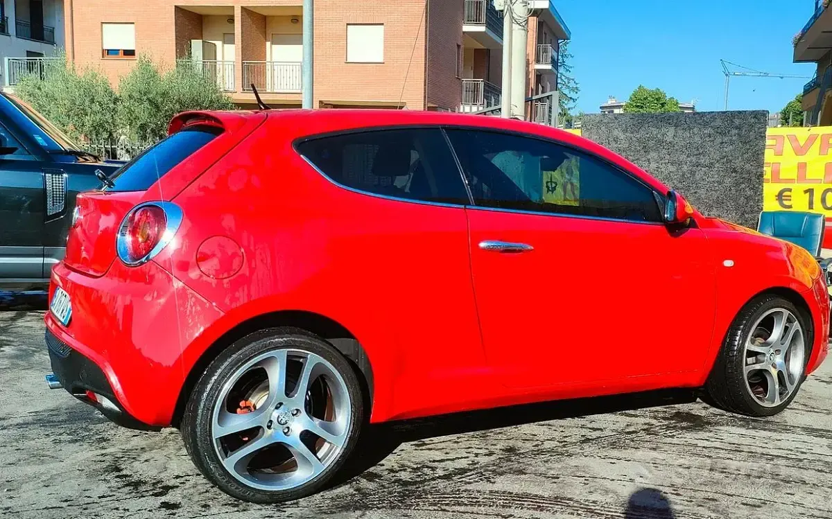 Usata Alfa Romeo MiTo Distinctive 90 CV (66 kW) 2010 Rosso Utilitaria